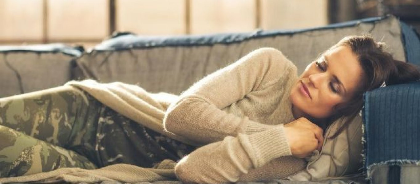 Κι όμως! Το μυστικό της ευτυχίας «κρύβεται» στον «υπνάκο» κατά τη διάρκεια της ημέρας